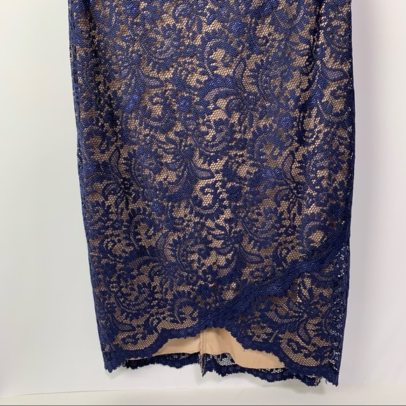 Elegant Lace Dress in navy, size 10 - Picture 6 of 8